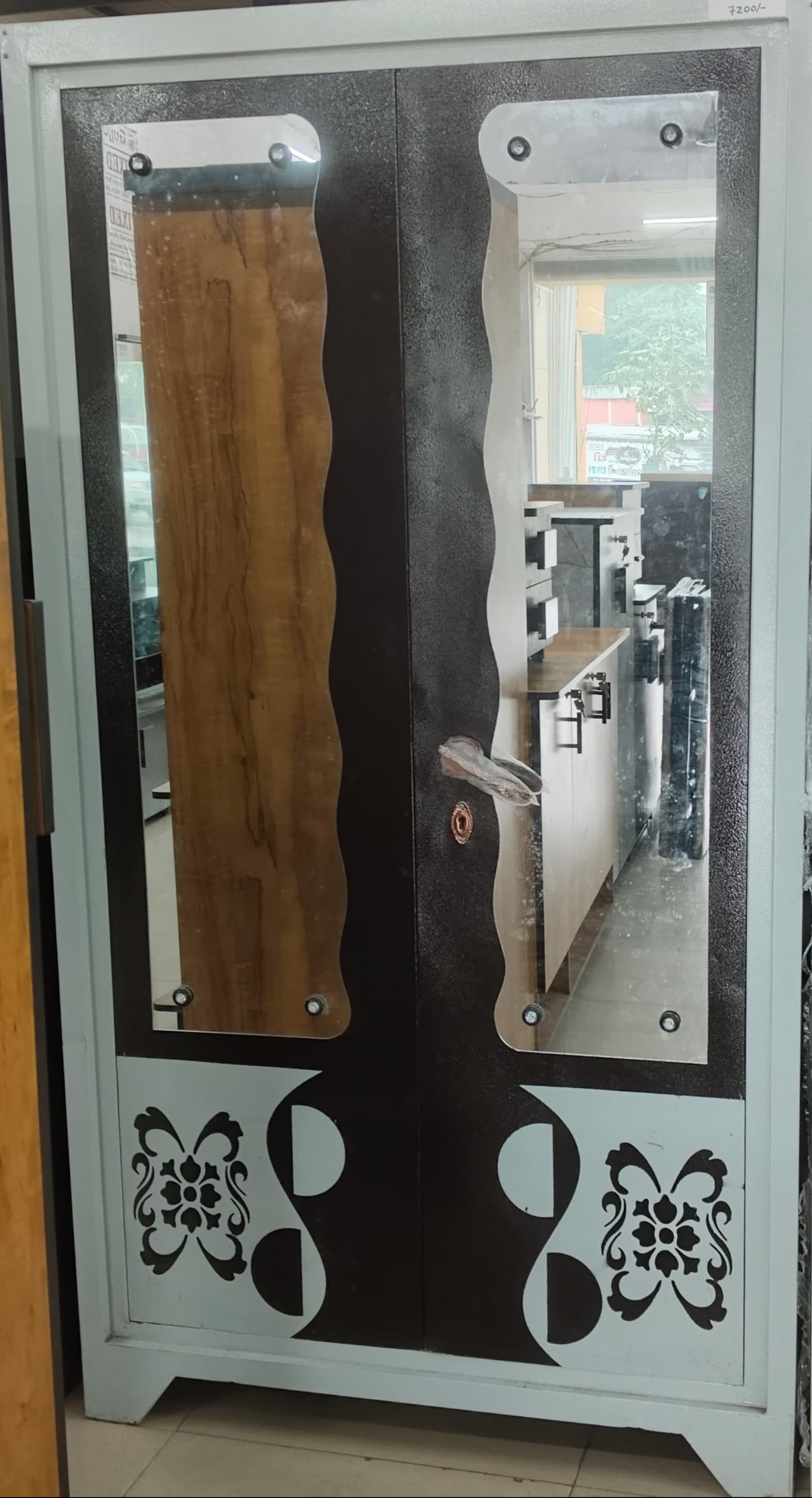 2 door wardrobe  20x40