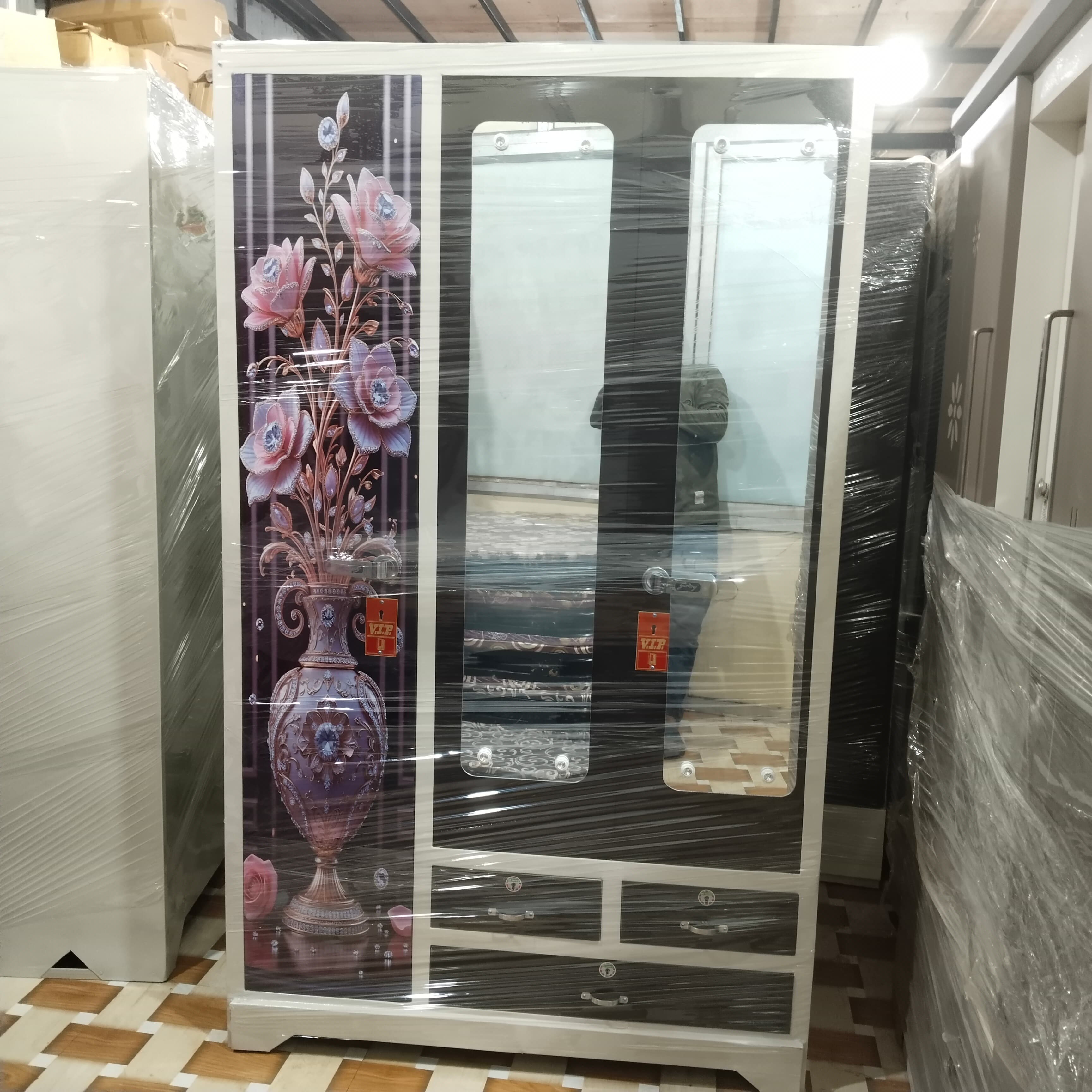 3 door wardrobe  metal  sultan 78x48