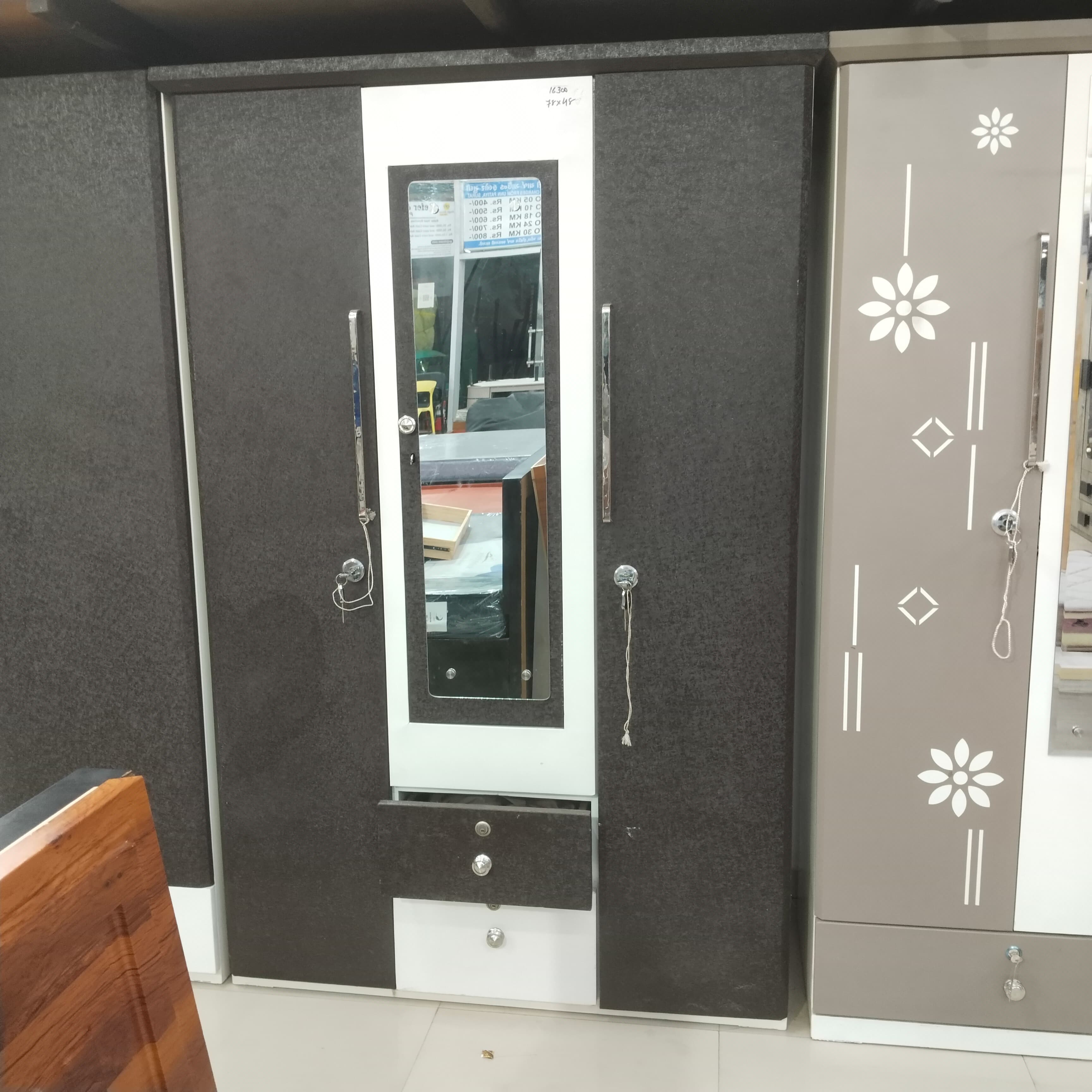 3 door wardrobe  kuber 78x48