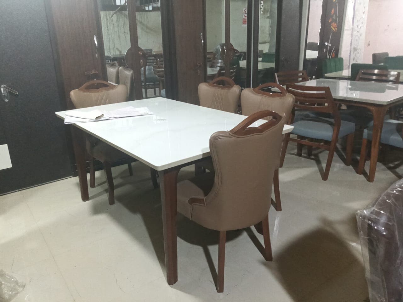 6 SEATER DINING TABLE