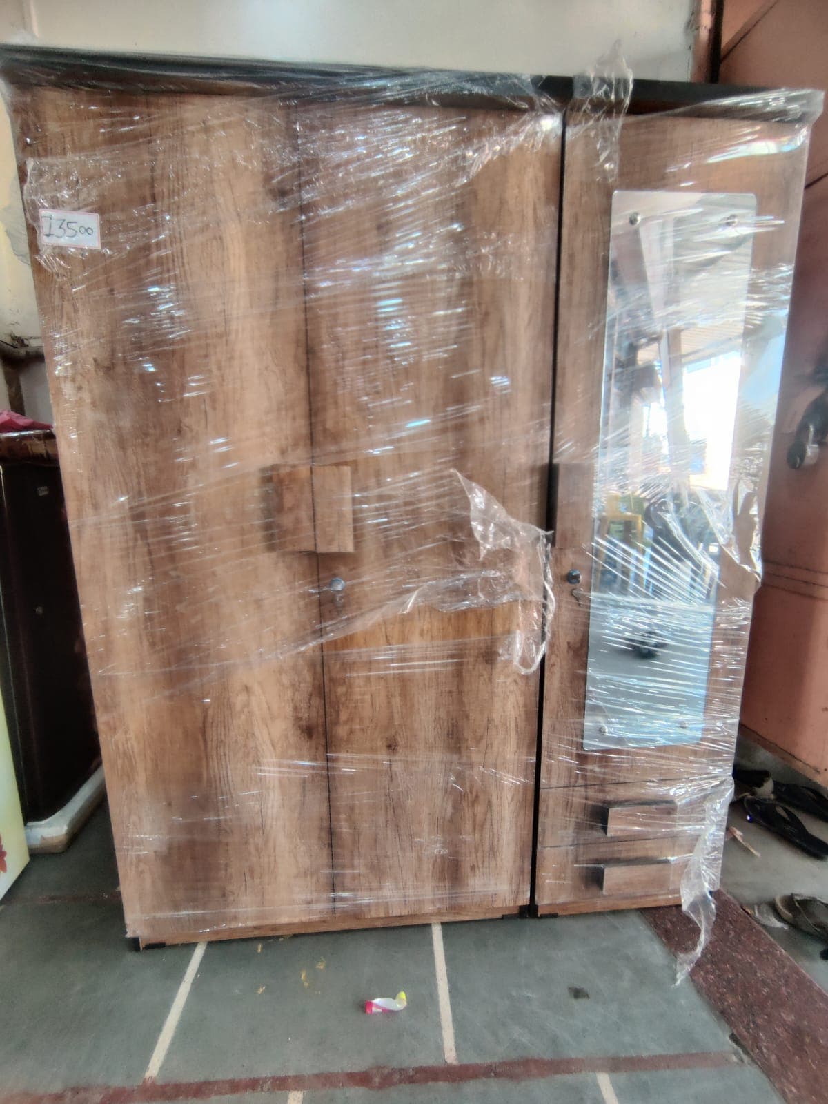 3 door wardrobe  75x21x60