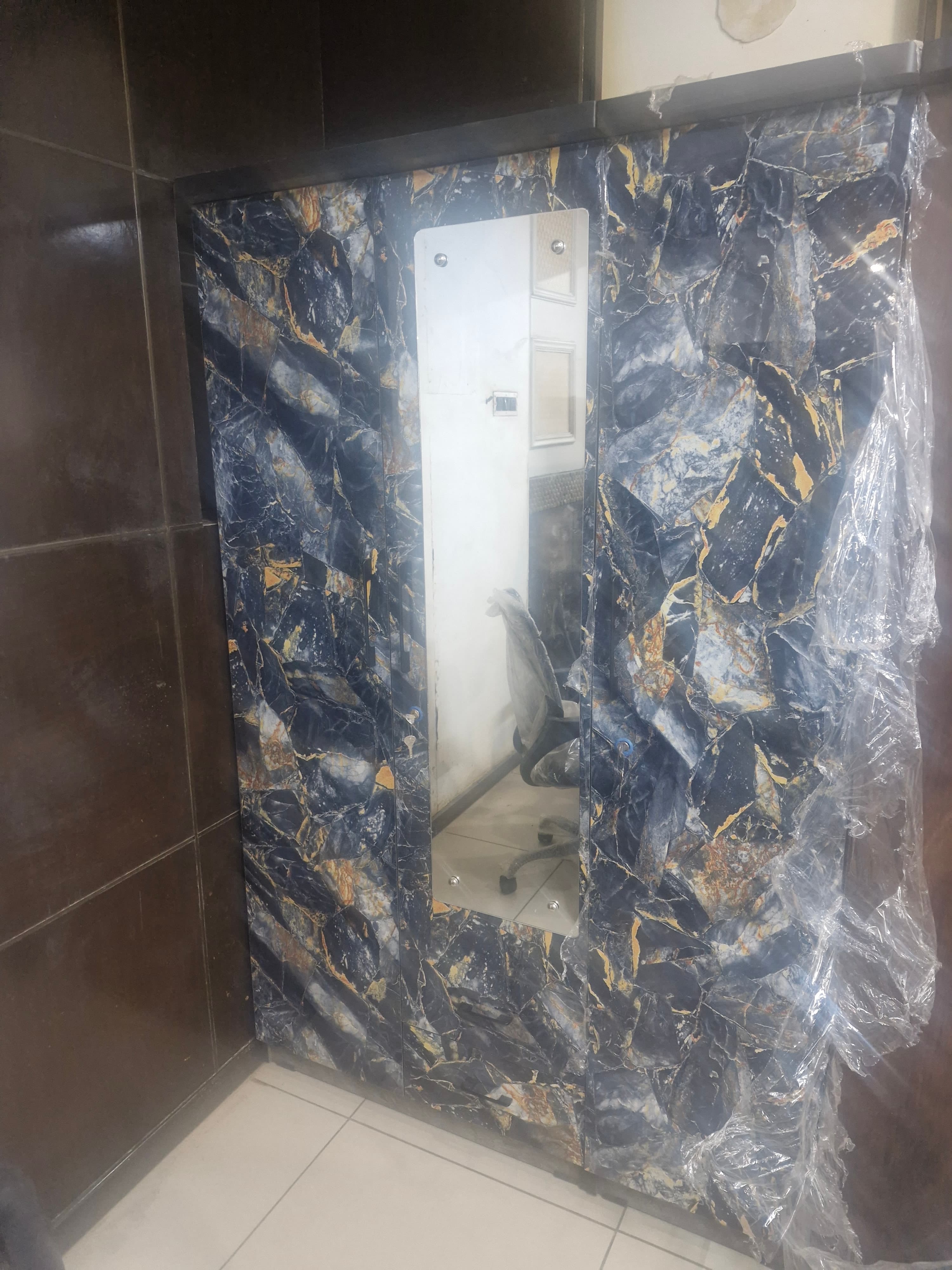 Uv Wardrobe 48/16/75