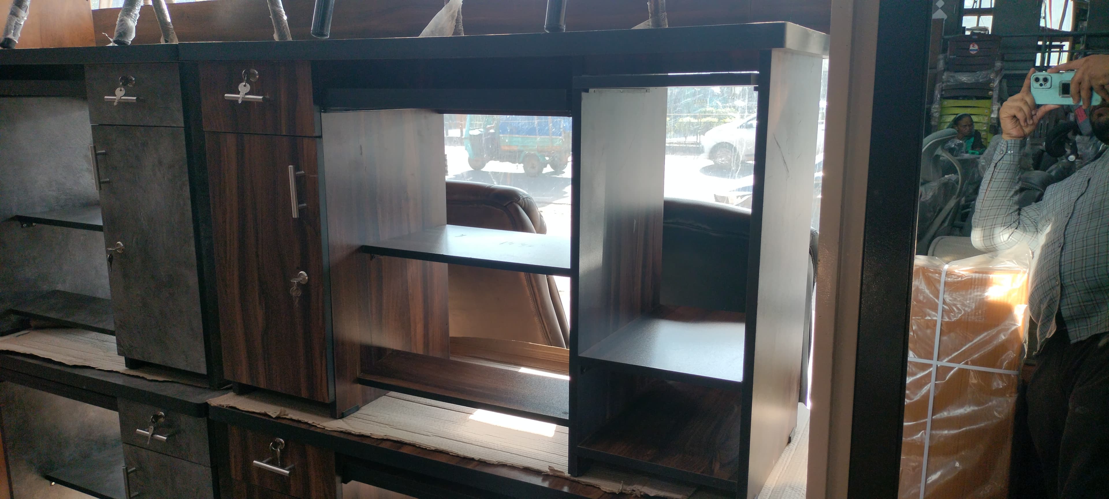 48/21 computer table