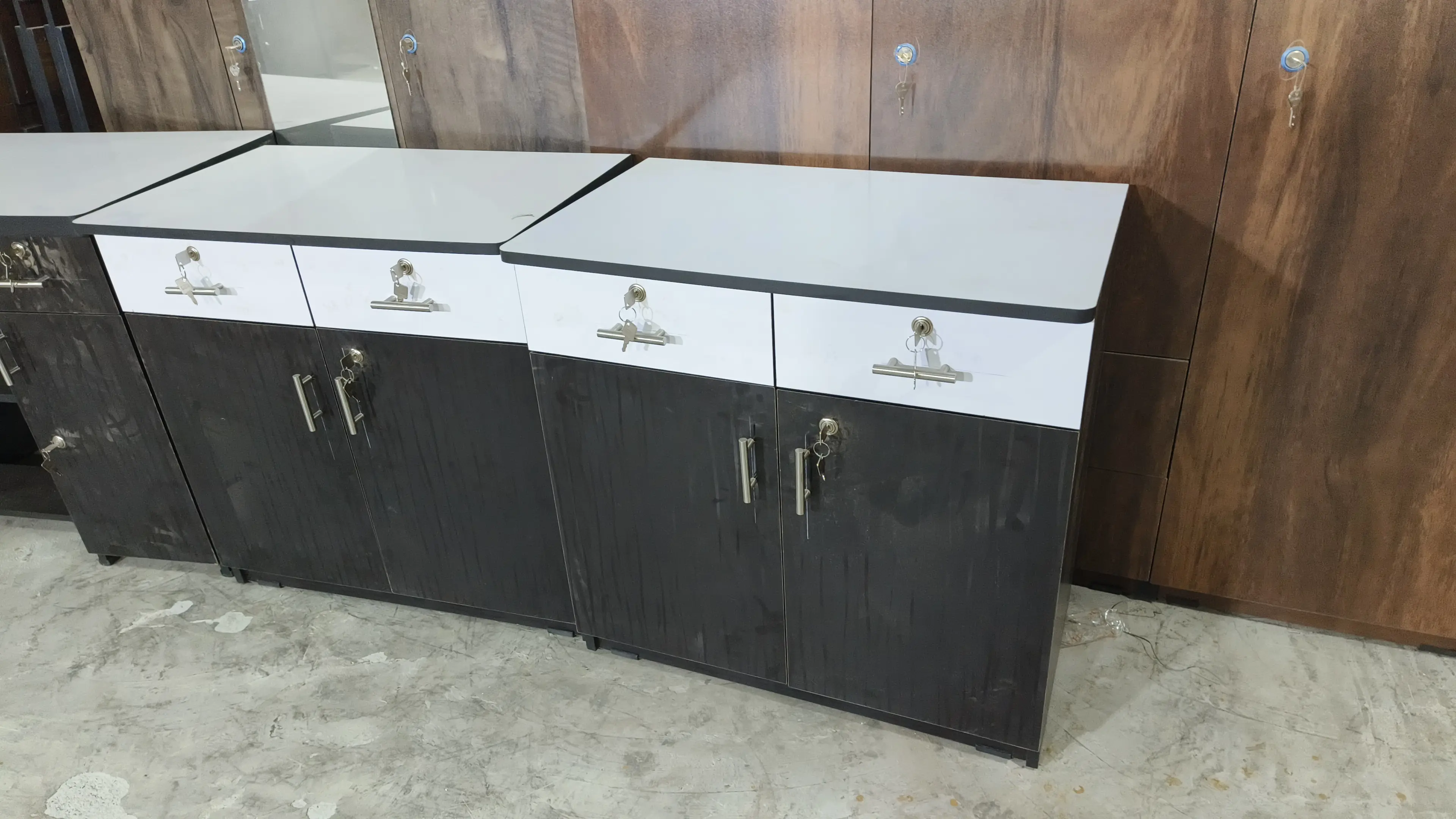 Cabinet with drawers 301630