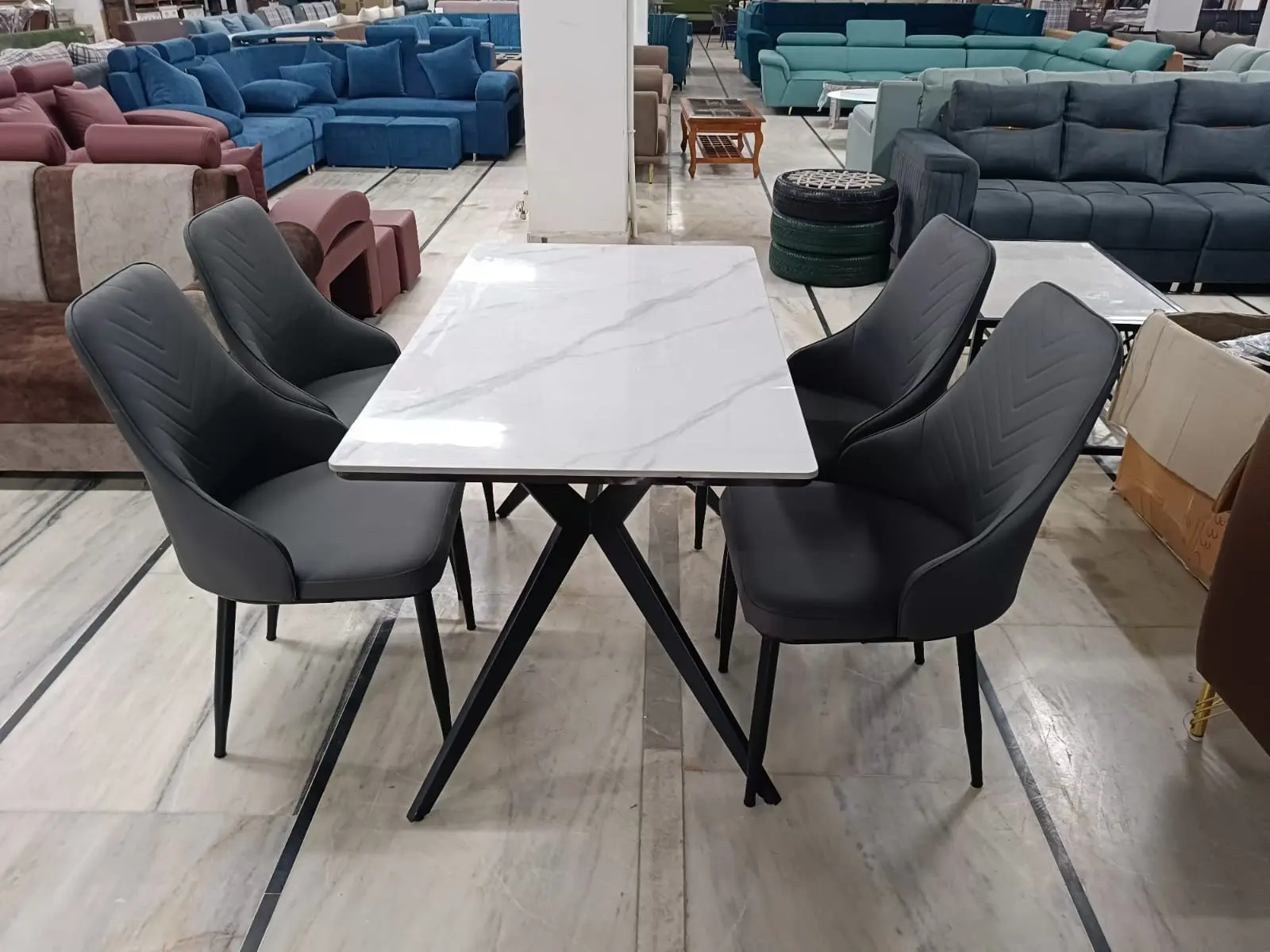 4 siter dining table imp